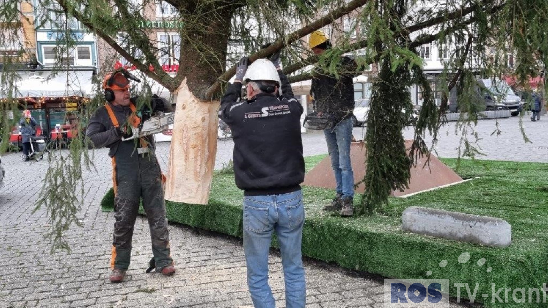 Kerstboom Op De Markt 06 Tv Krant